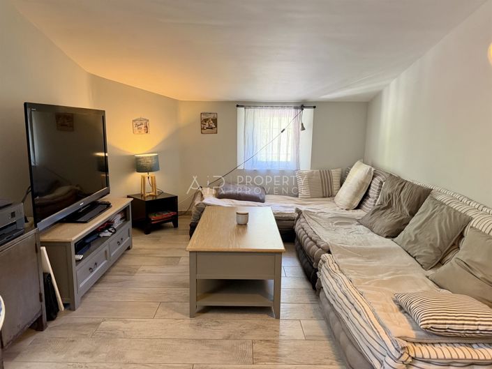 Image No.11-3 Bed House for sale