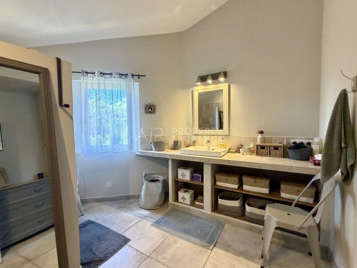 Image No.14-3 Bed House for sale