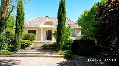 1 - Cinqueux, House