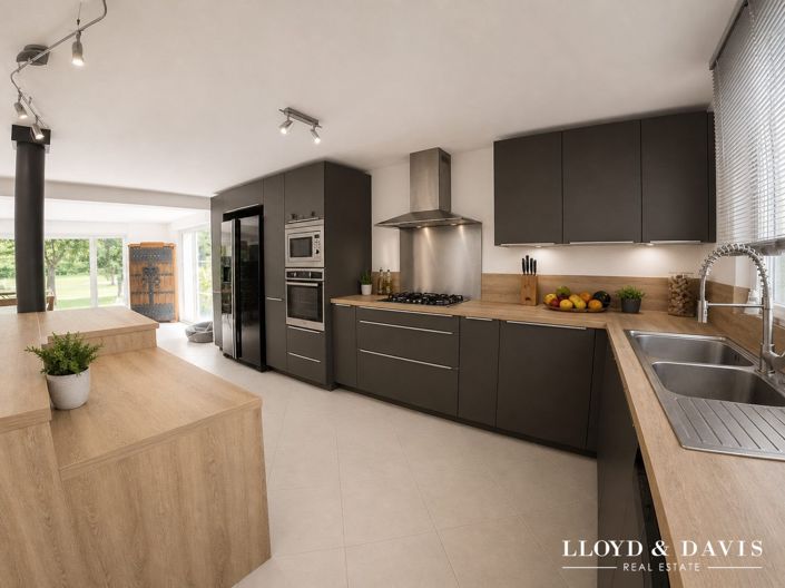 Image No.3-5 Bed House for sale