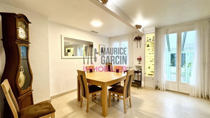 Image No.11-5 Bed House for sale