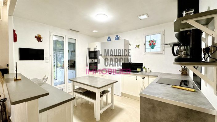 Image No.12-5 Bed House for sale