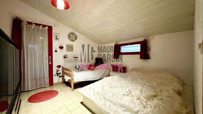 Image No.18-5 Bed House for sale