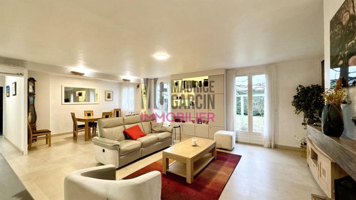 Image No.7-5 Bed House for sale