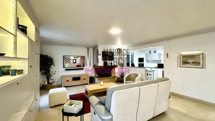 Image No.9-5 Bed House for sale