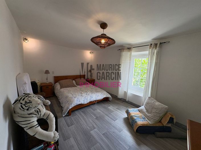 Image No.17-5 Bed House for sale