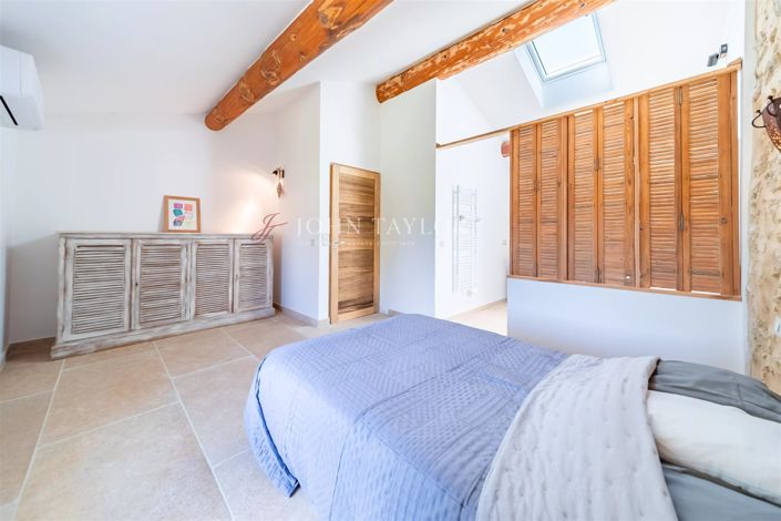 Image No.22-8 Bed House for sale