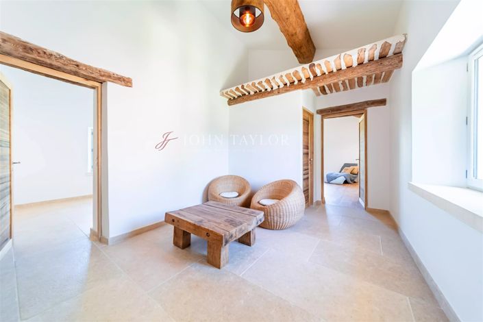 Image No.25-8 Bed House for sale