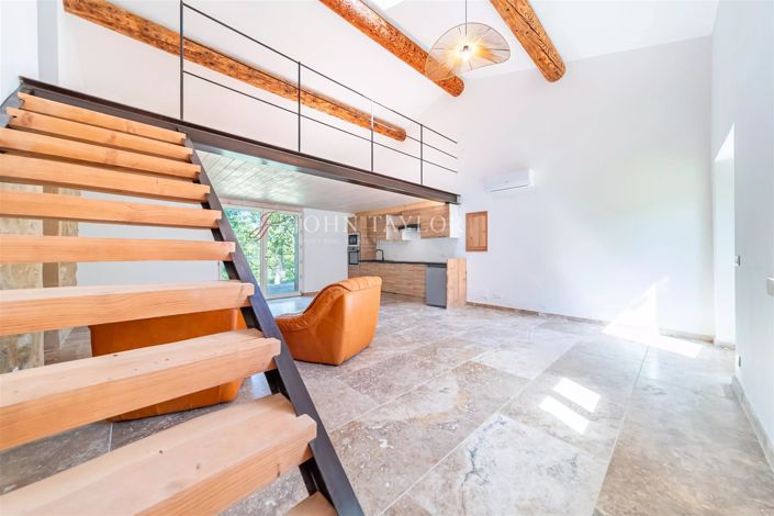 Image No.26-8 Bed House for sale