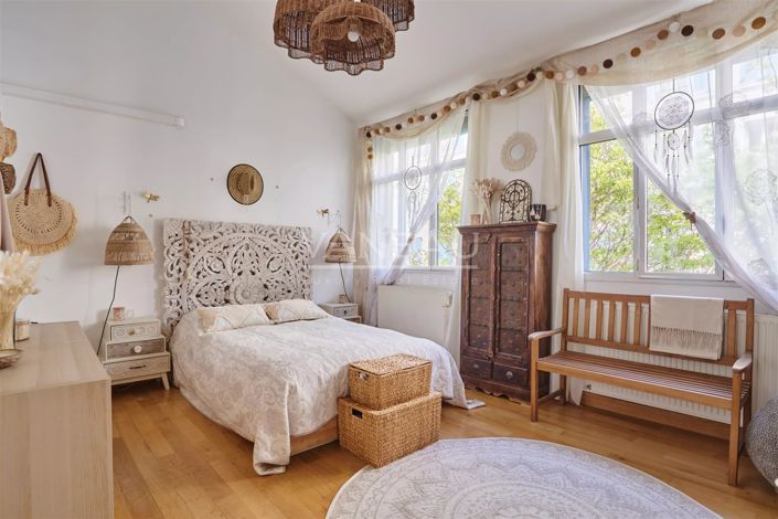 Image No.9-4 Bed House for sale
