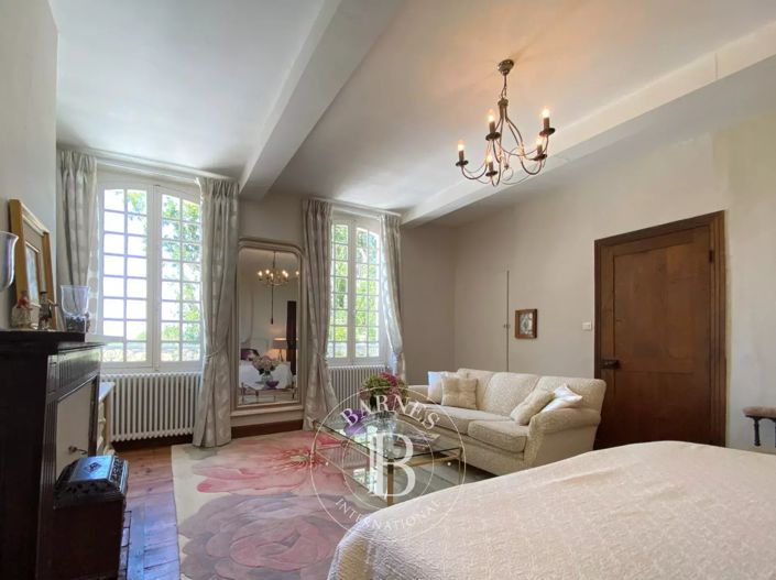 Image No.19-12 Bed House for sale
