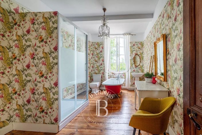Image No.20-12 Bed House for sale
