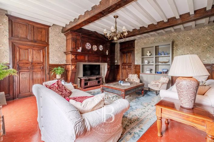 Image No.9-12 Bed House for sale