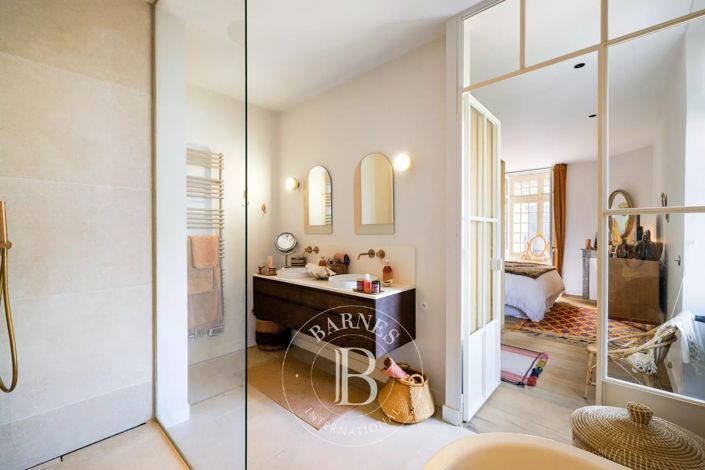 Image No.15-6 Bed House for sale
