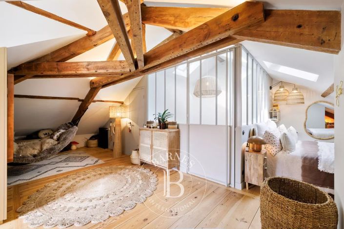 Image No.24-6 Bed House for sale
