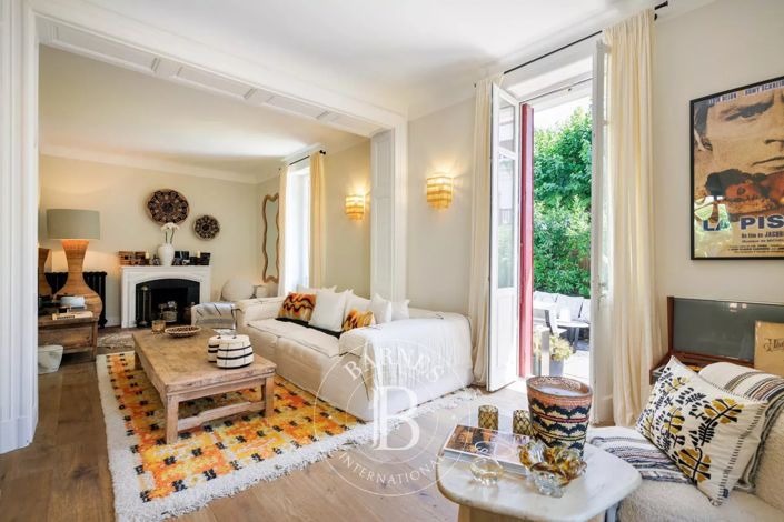 Image No.4-6 Bed House for sale