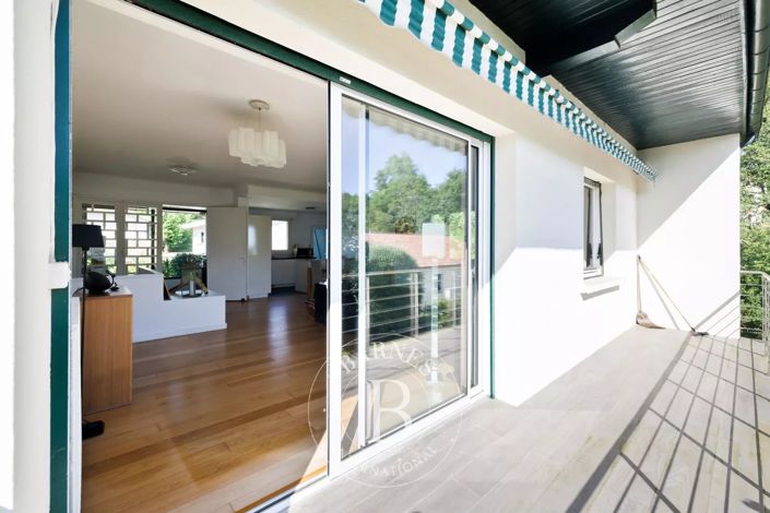 Image No.9-4 Bed House for sale