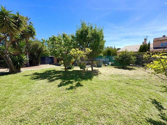 Image No.6-5 Bed House for sale