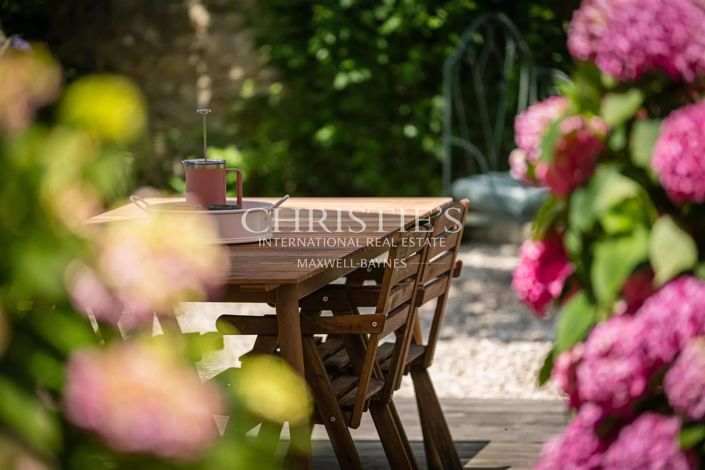 Image No.16-6 Bed House for sale