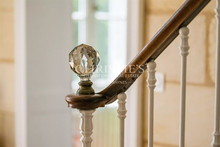 Image No.8-6 Bed House for sale