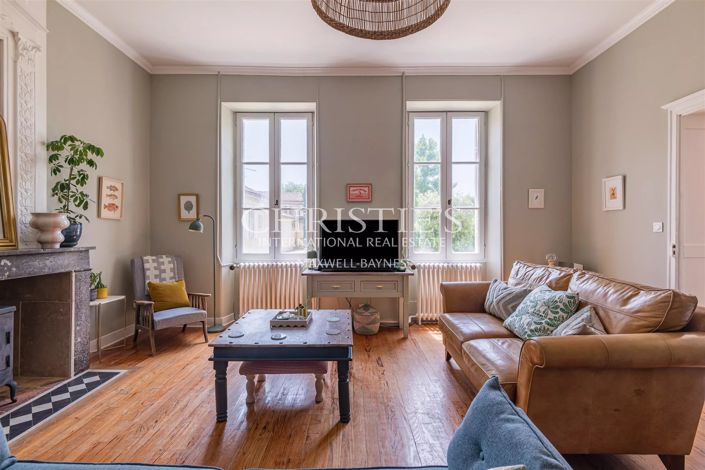 Image No.9-6 Bed House for sale