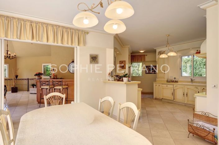 Image No.6-4 Bed House for sale