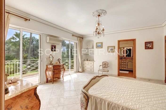 Image No.8-4 Bed House for sale