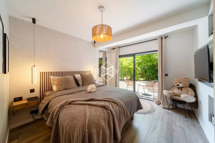 Image No.9-4 Bed House for sale