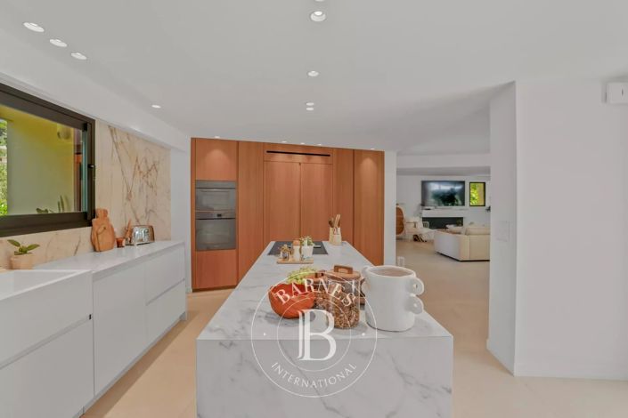 Image No.29-5 Bed House for sale