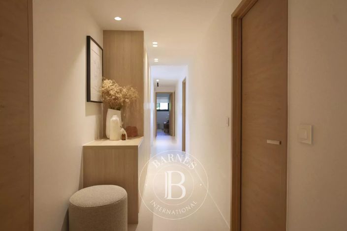 Image No.31-5 Bed House for sale