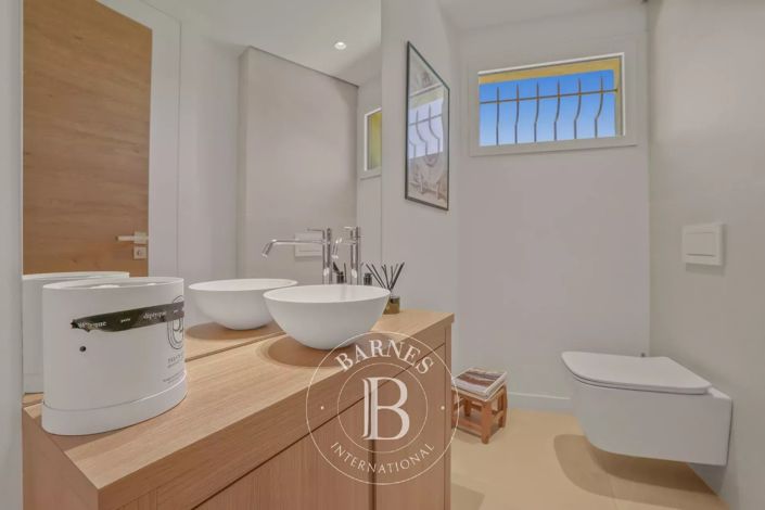 Image No.34-5 Bed House for sale