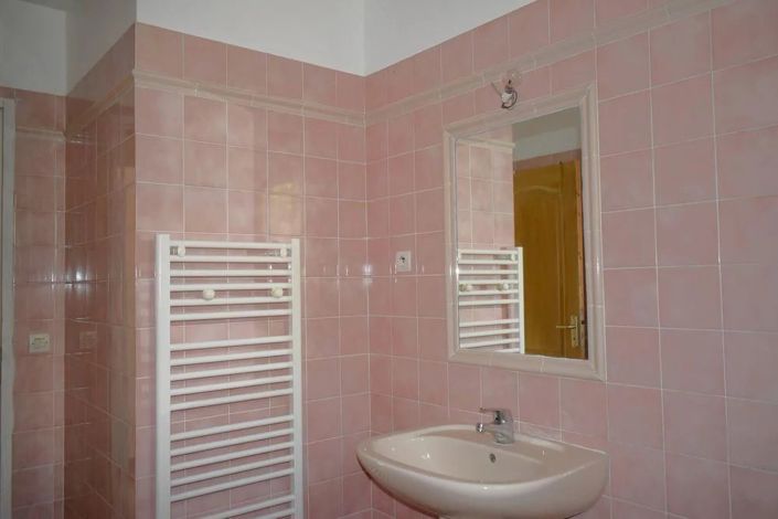Image No.11-3 Bed House for sale