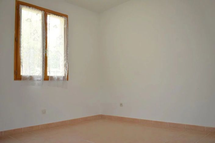 Image No.9-3 Bed House for sale