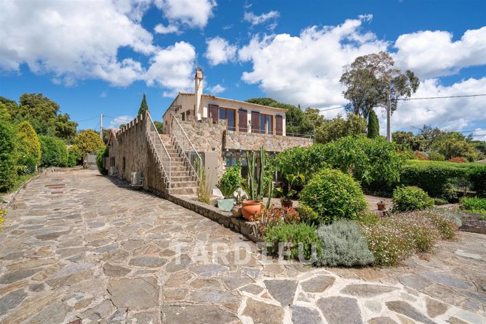Image No.7-3 Bed House for sale