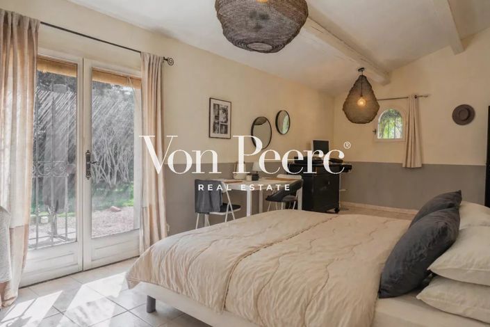 Image No.8-4 Bed House for sale