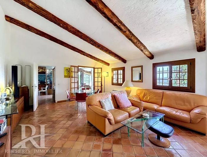 Image No.17-4 Bed House for sale