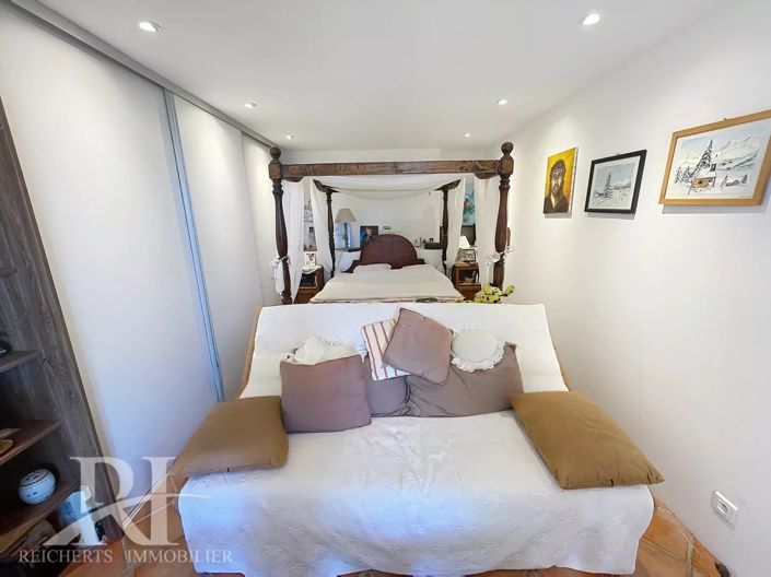 Image No.20-4 Bed House for sale