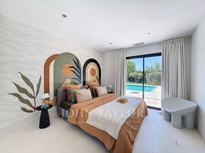 Image No.10-6 Bed House for sale