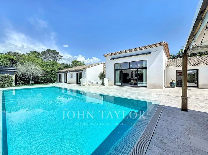 Image No.24-6 Bed House for sale