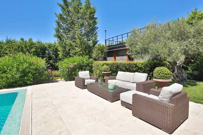 Image No.27-6 Bed House for sale