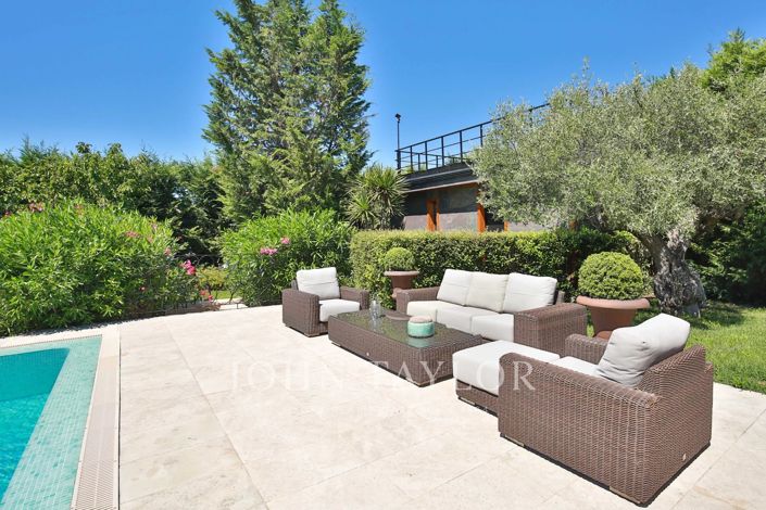 Image No.27-6 Bed House for sale