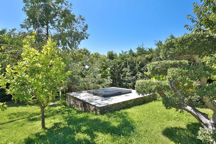 Image No.28-6 Bed House for sale