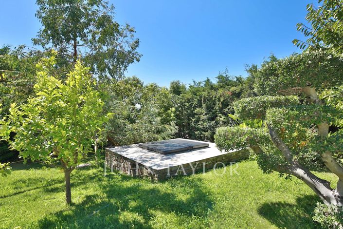 Image No.28-6 Bed House for sale