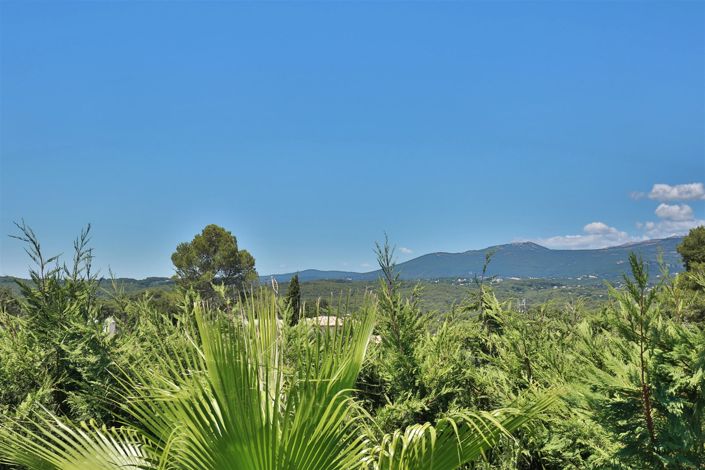 Image No.4-6 Bed House for sale