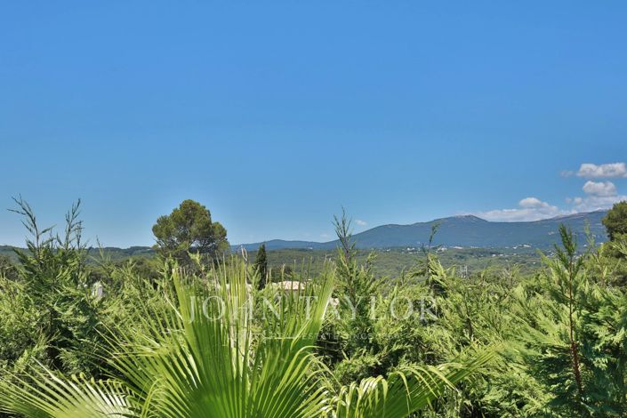 Image No.4-6 Bed House for sale