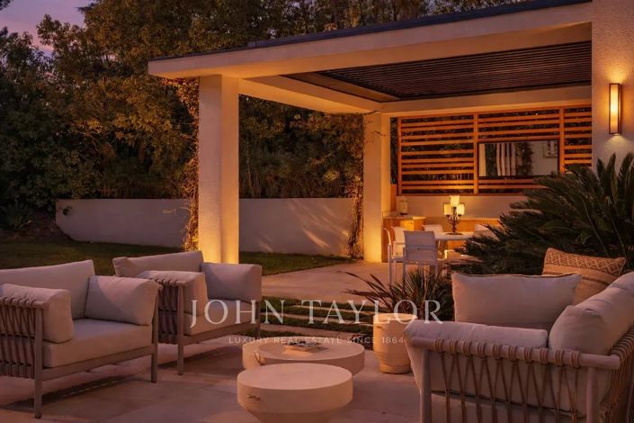 Image No.4-5 Bed House for sale