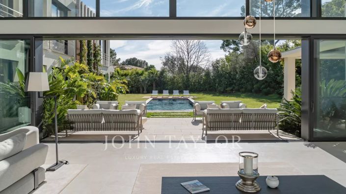 Image No.5-5 Bed House for sale