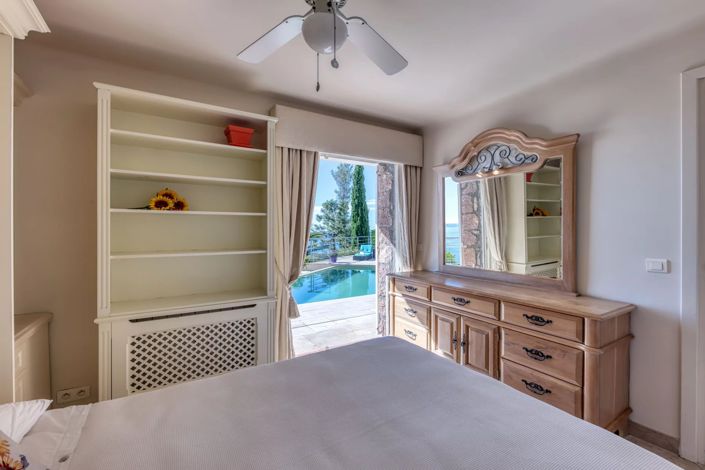 Image No.20-4 Bed House for sale