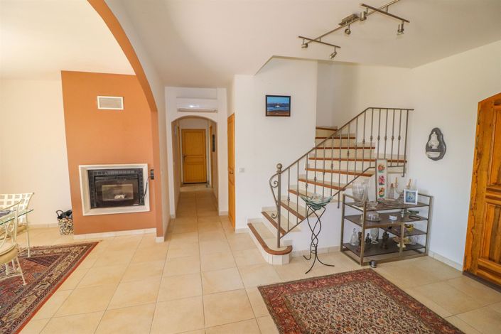 Image No.11-4 Bed House for sale