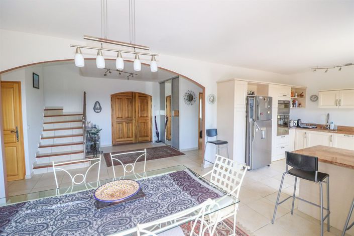 Image No.14-4 Bed House for sale
